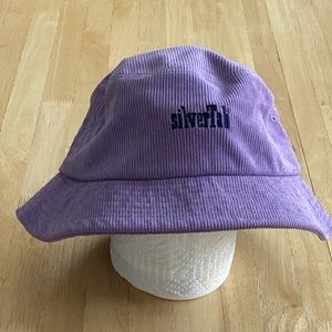 Women’s Silvertab bucket hat size L/XL, NWOT